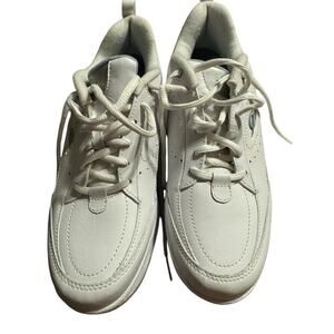 Easy Spirit  Women Size 9 White Sneakers